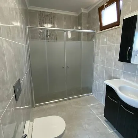 Private In Yalova/thermal, With Heated Pool * Termal