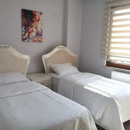 ホテル Private In Yalova/thermal, With Heated Pool ターマル